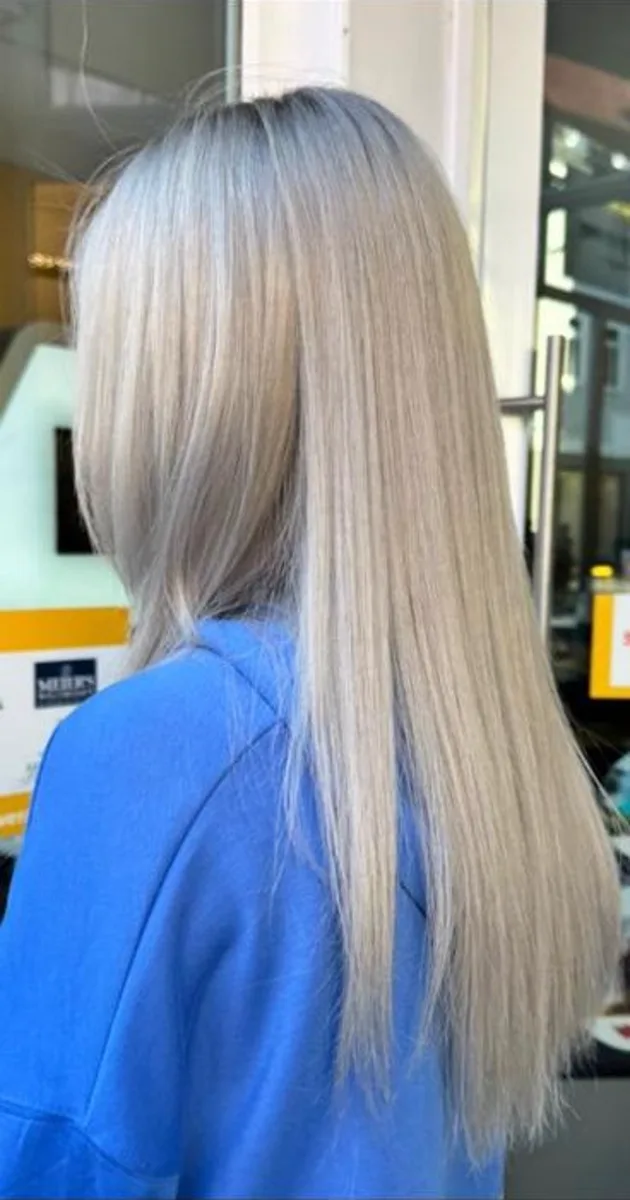 Nachher: kühles Blond mit gepflegtem Glanz