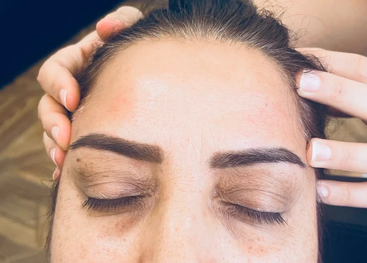 Augenbrauen Styling und Beauty Detail