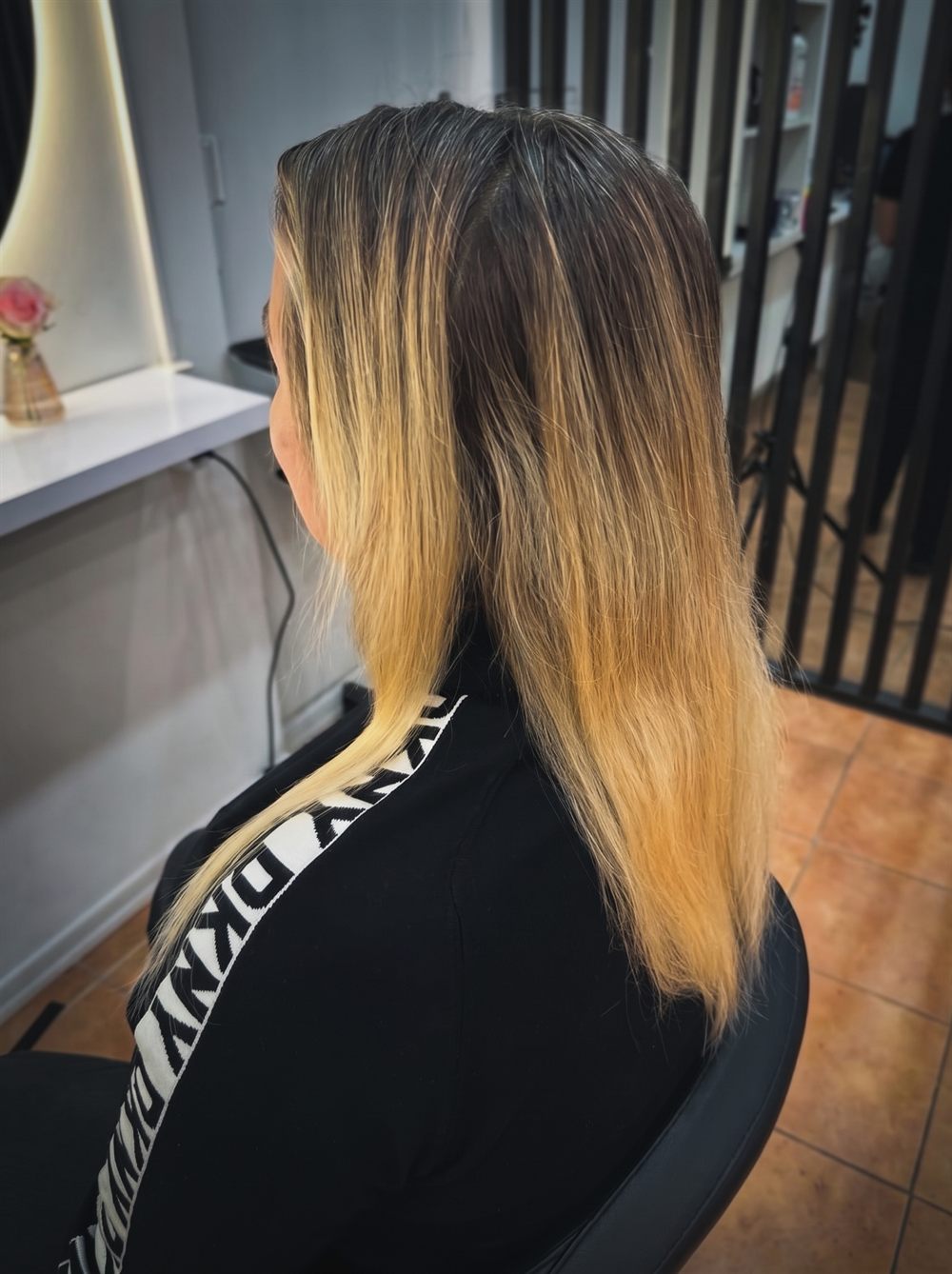 Vorher: Haare mit dunklen Ansätzen